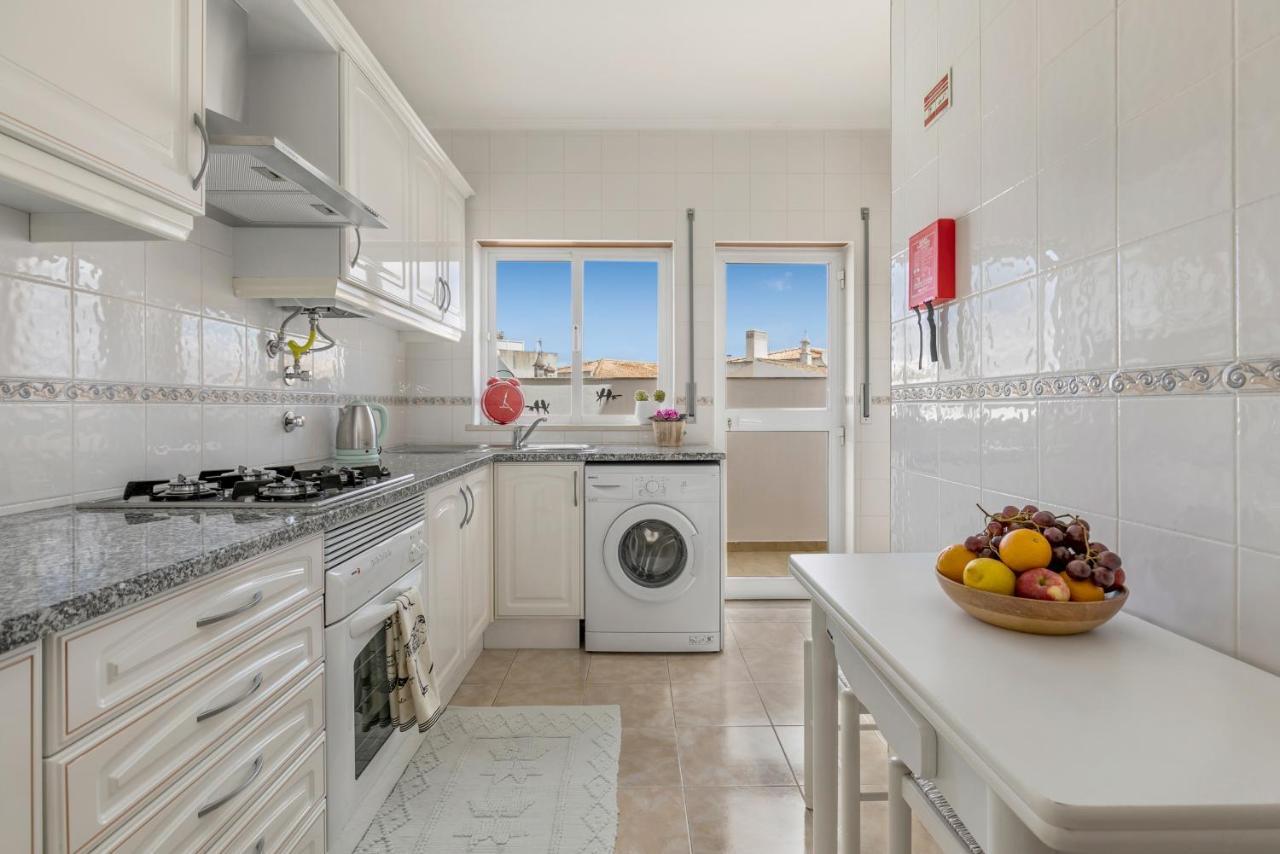 Two-Bedroom Apartment with Balcony and Sea View,1230975794:JPEG