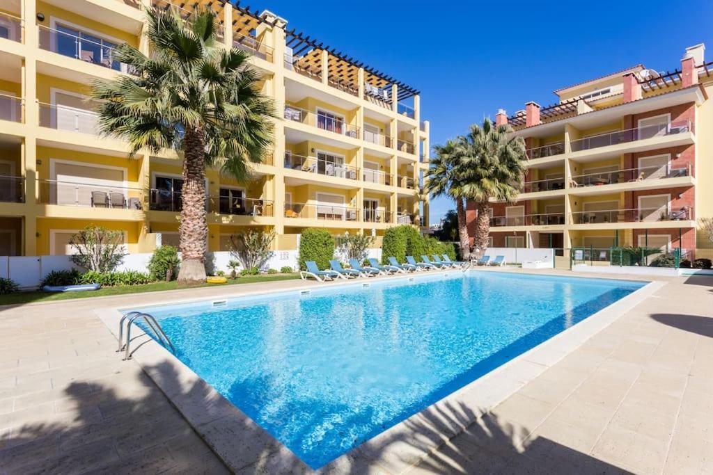 Three-Bedroom Apartment,1347551510:JPEG