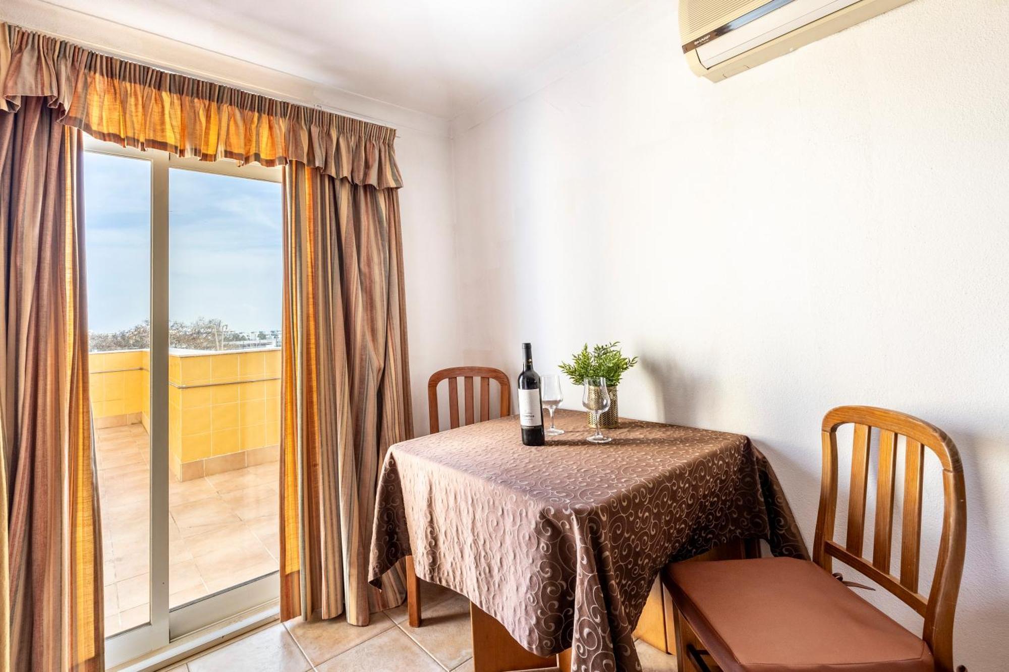 Studio Apartment Sea View