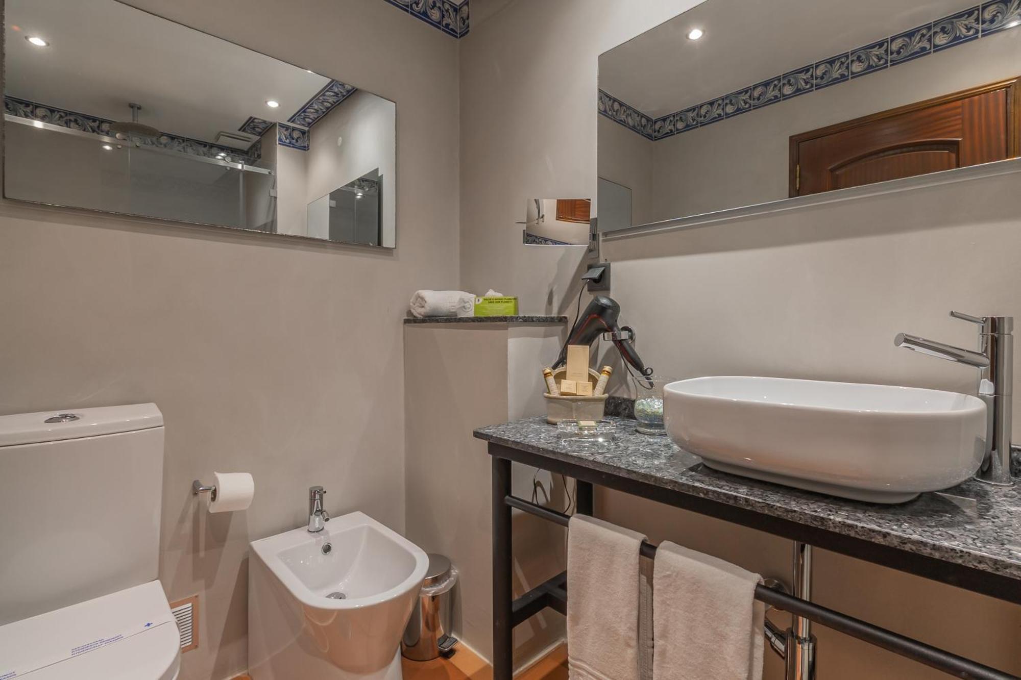 Double Room or Twin Pool or Garden View Main House