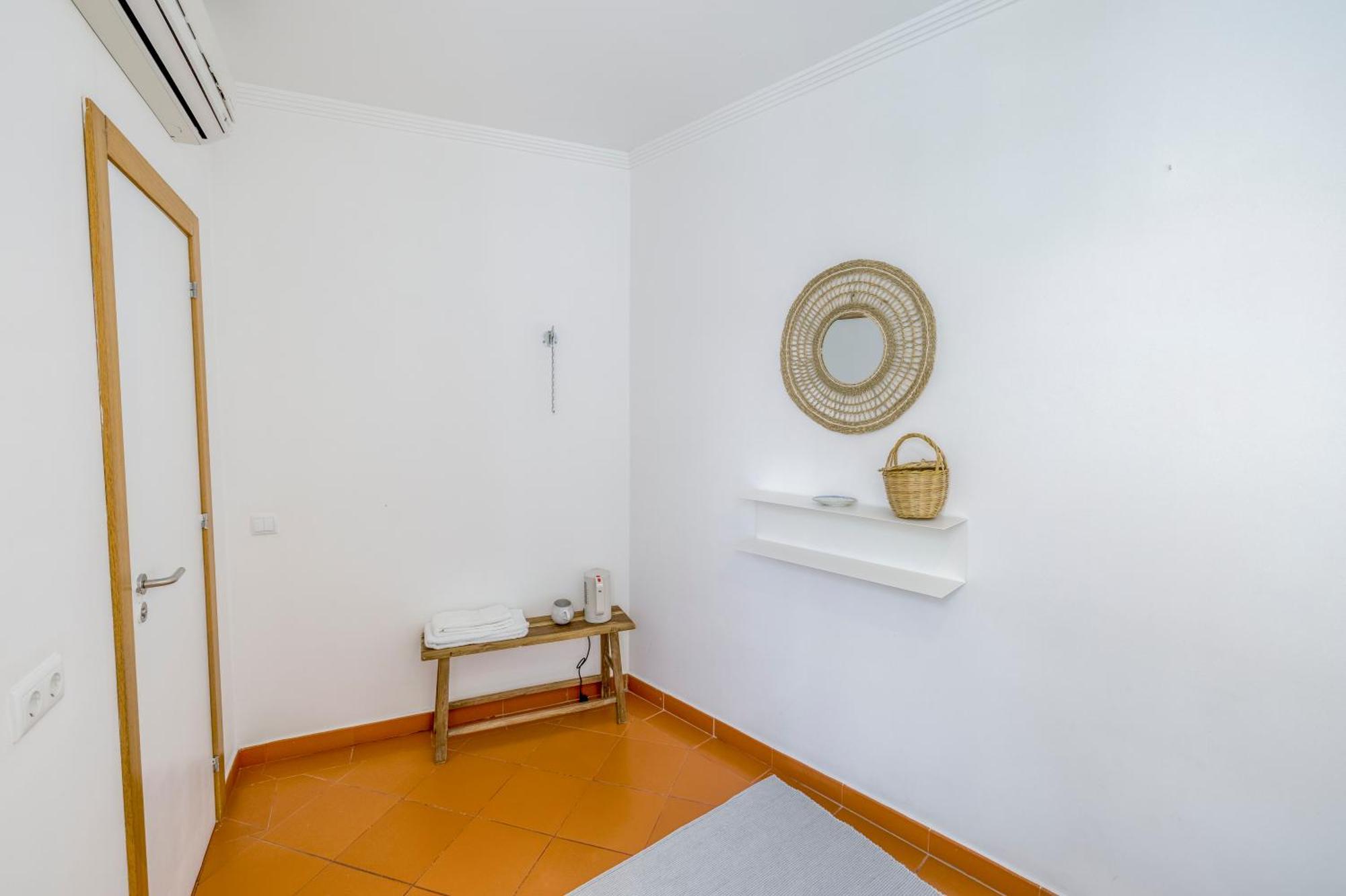 Single Room,1563474166:JPEG