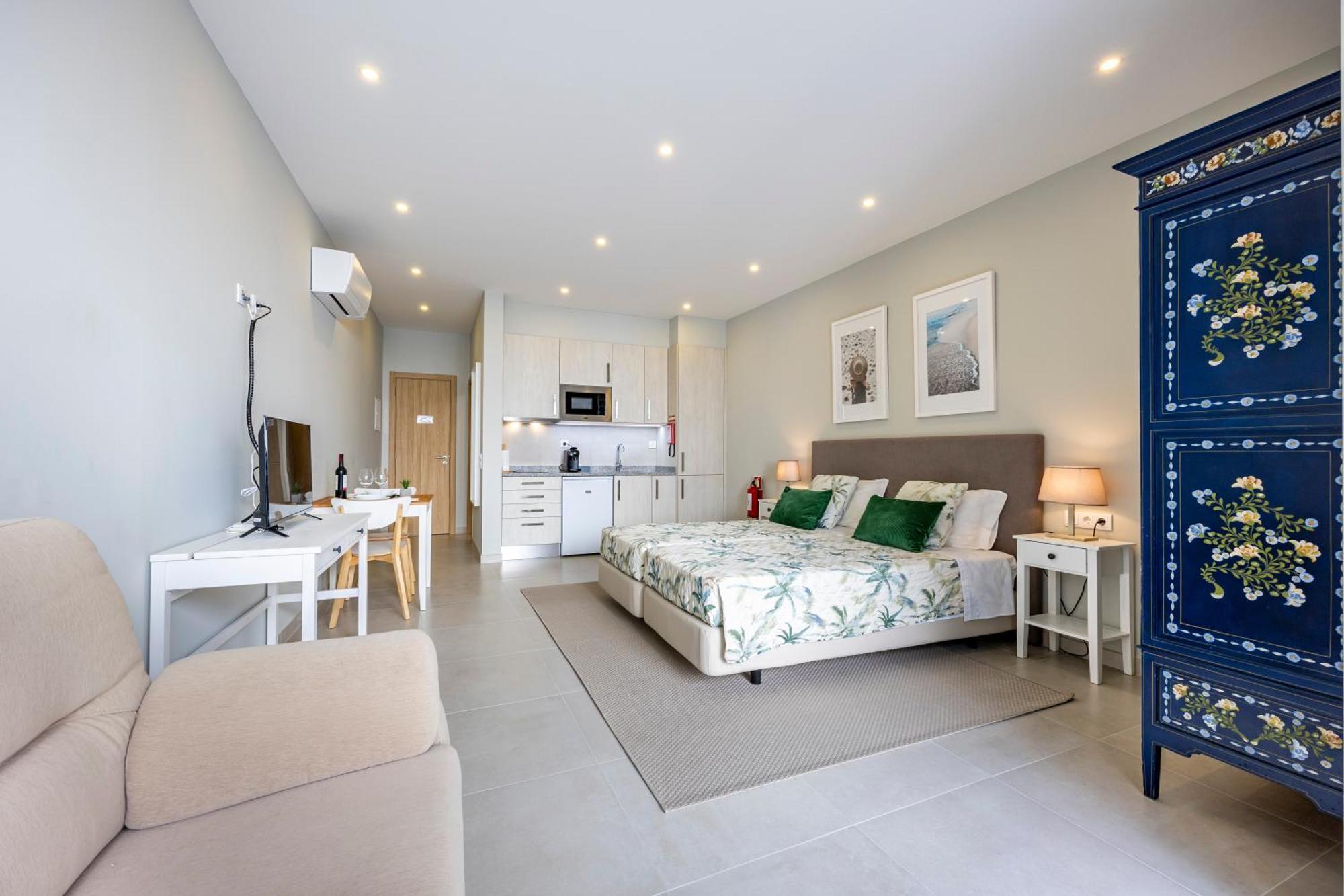 Standard Apartment,1590558767:JPEG