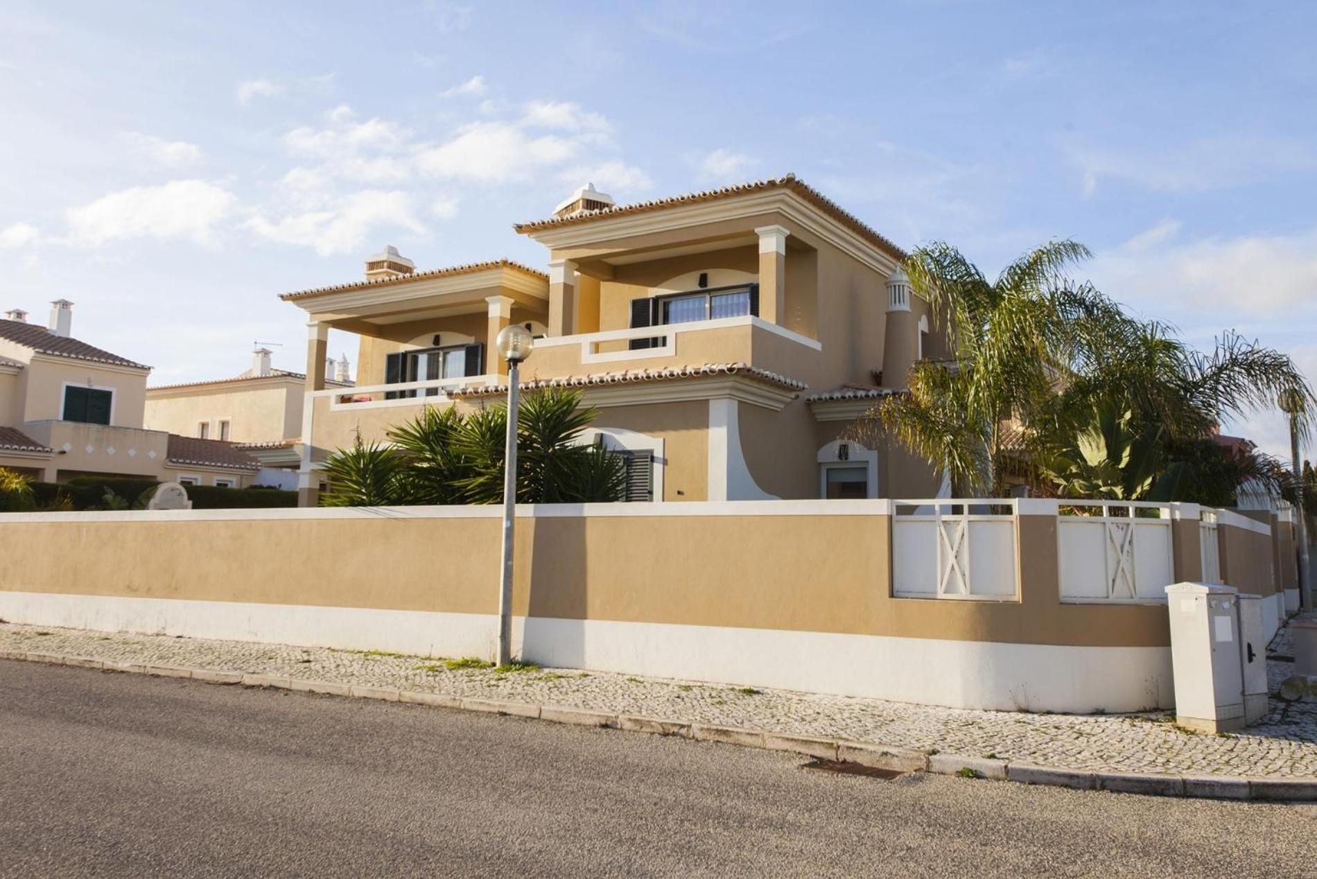 Three-Bedroom Villa,1743371189:JPEG