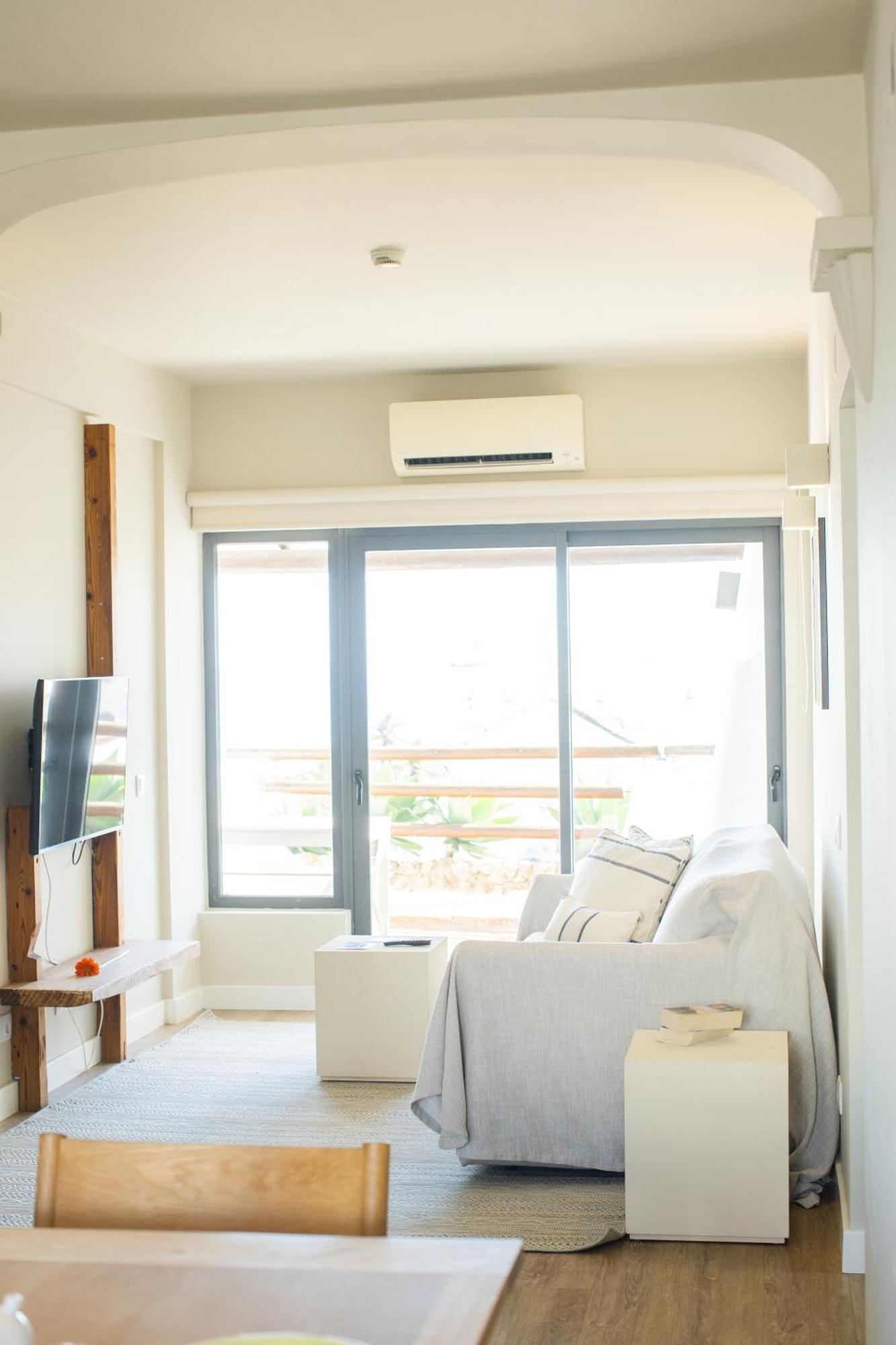 Two-Bedroom Apartment Sea View,1765415587:JPEG