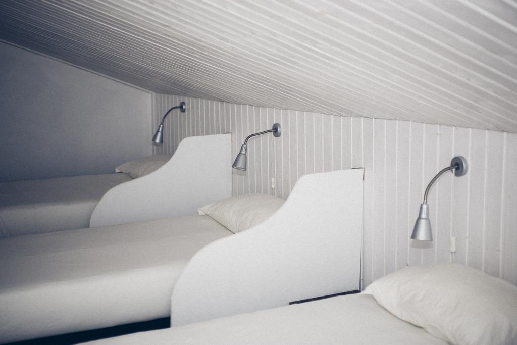 Single Bed 6-Bed Female Dormitory Room