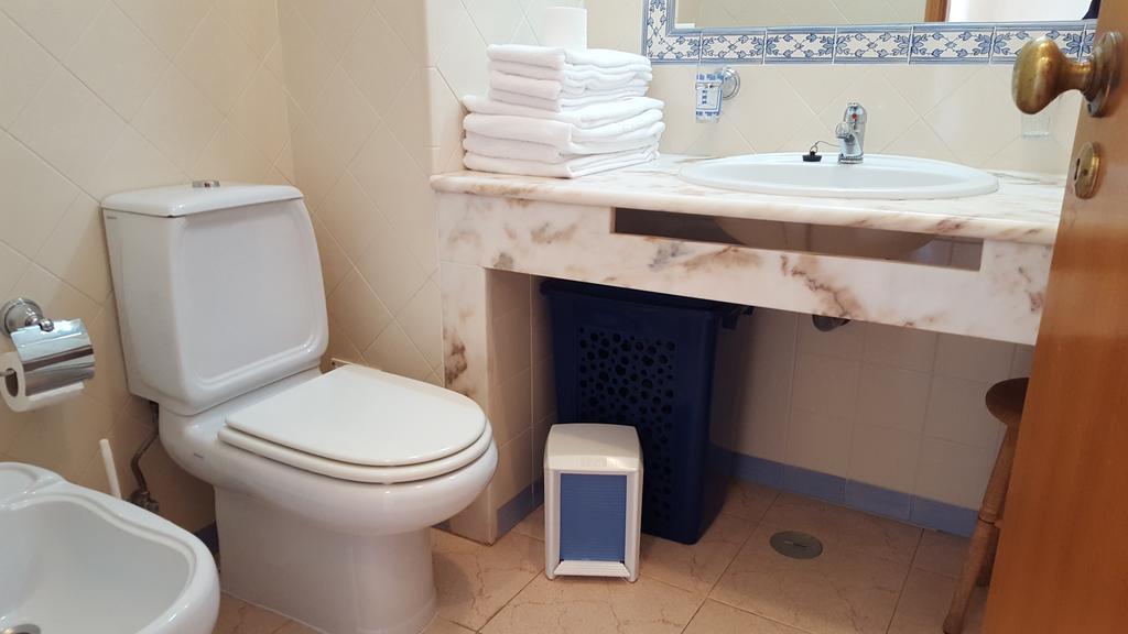 One-Bedroom Apartment,328386919:JPEG