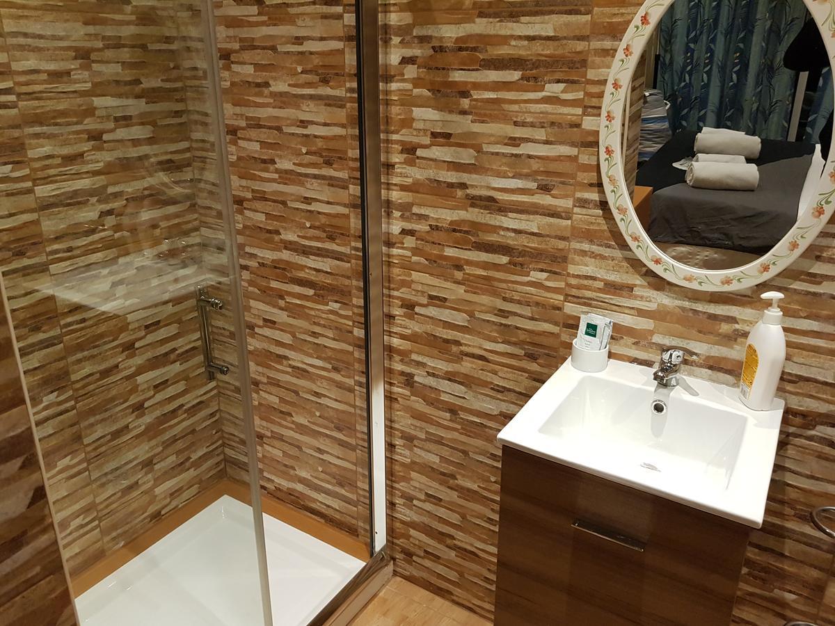 Double Room Private Bathroom,632491788:JPEG