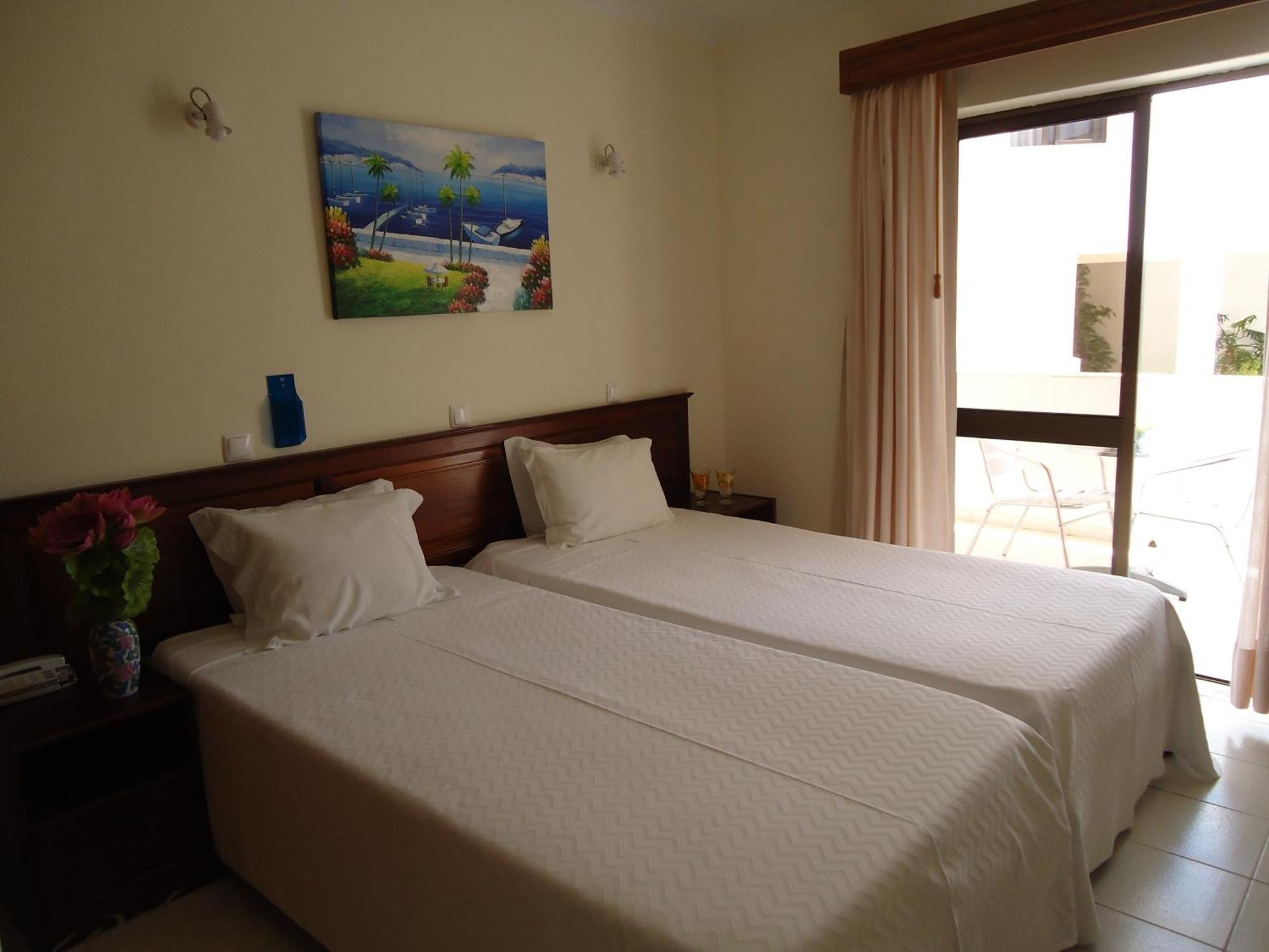 Twin Room,1279509511:JPEG