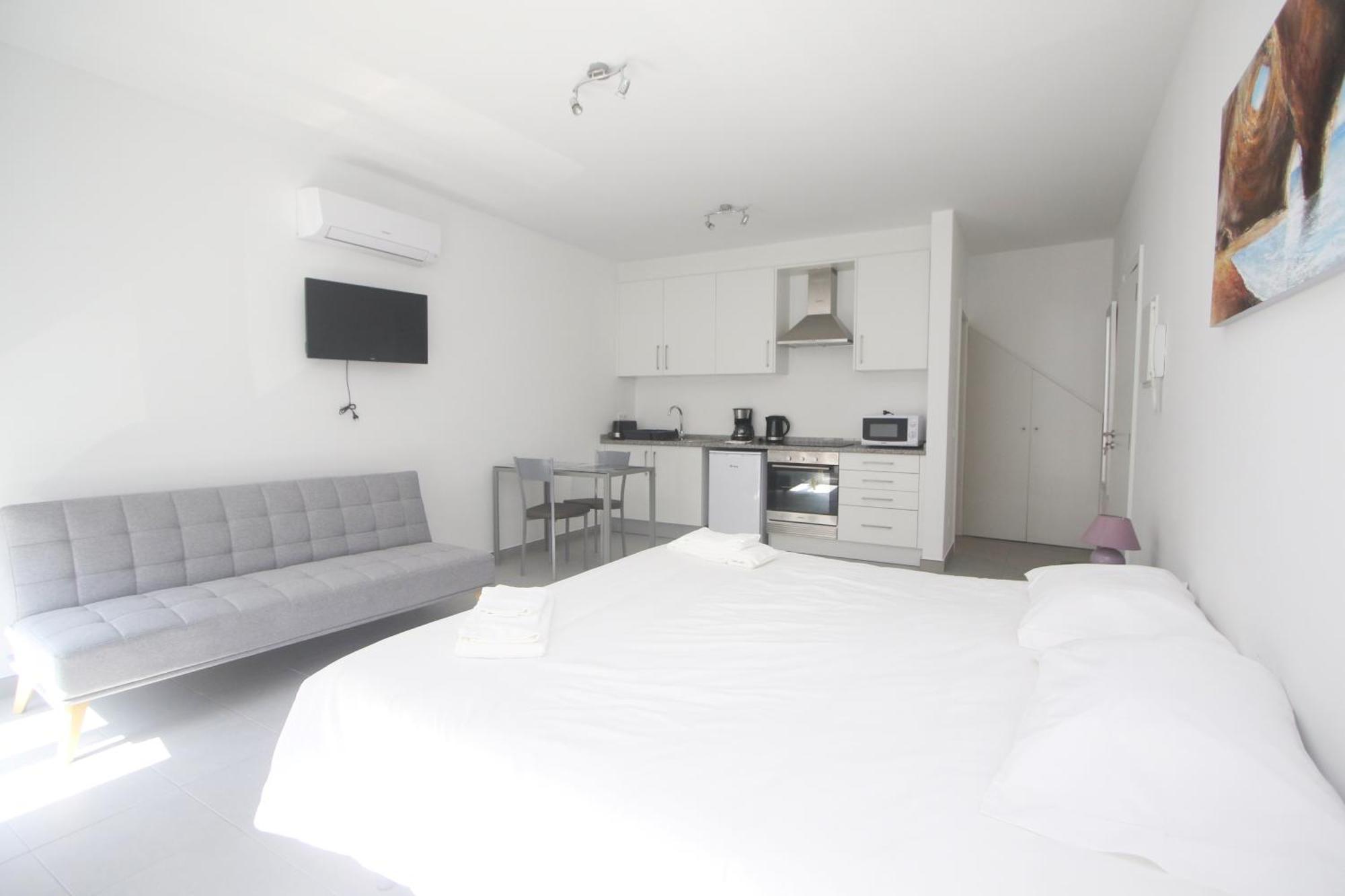 Double or Twin Room with Private Bathroom