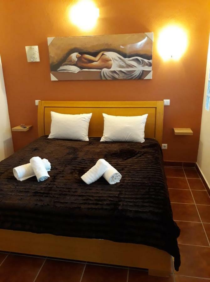 Deluxe Double Room Shower