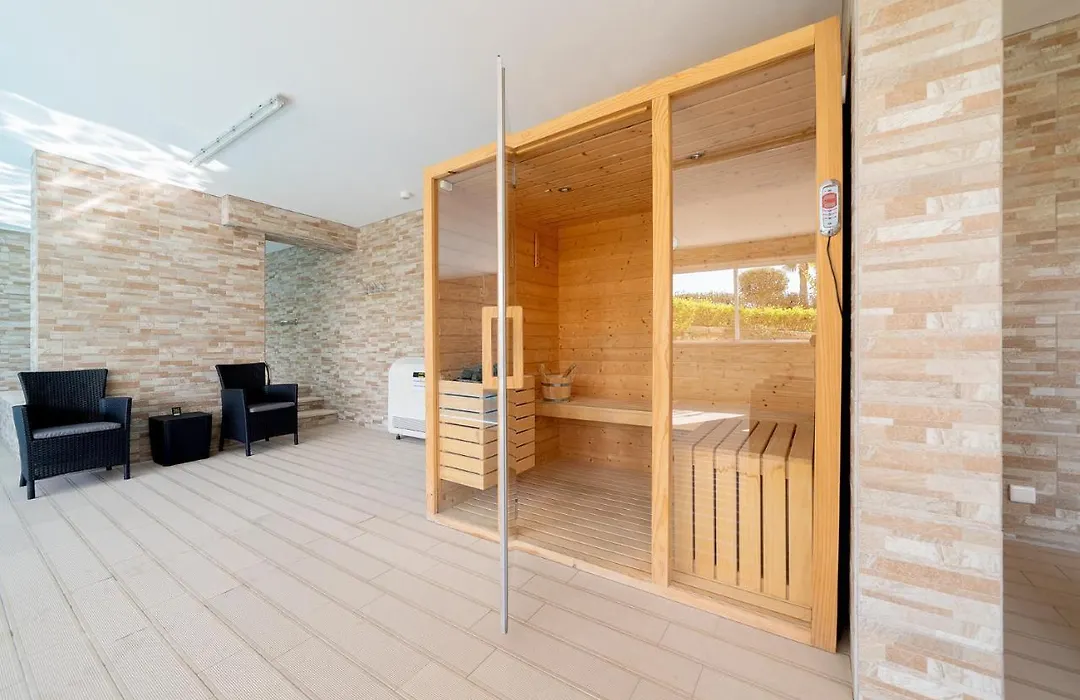 Luxury 2 Bed Apartment, Porto De Mos, 550M From Beach-1
