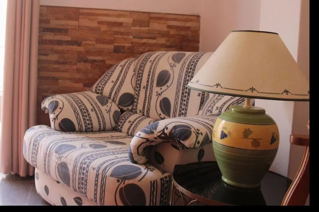 Casa Andreia, Close To Everything-1