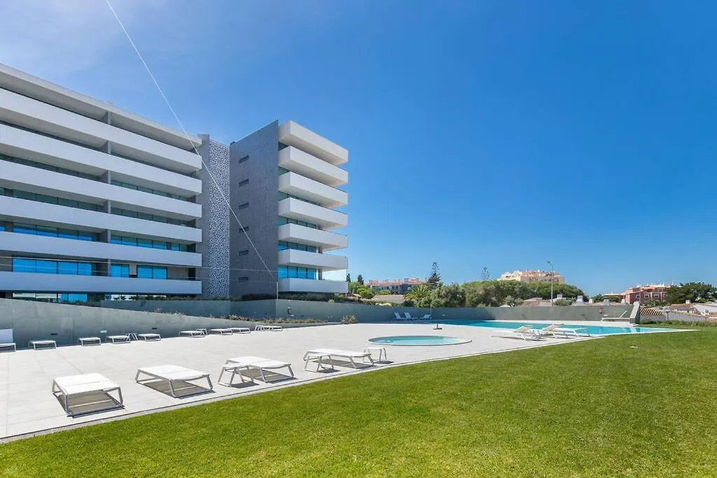 Amazing Central Apartment With Sea-View, Close To Beach With Pool, Sauna, Wifi And Private Parking-1