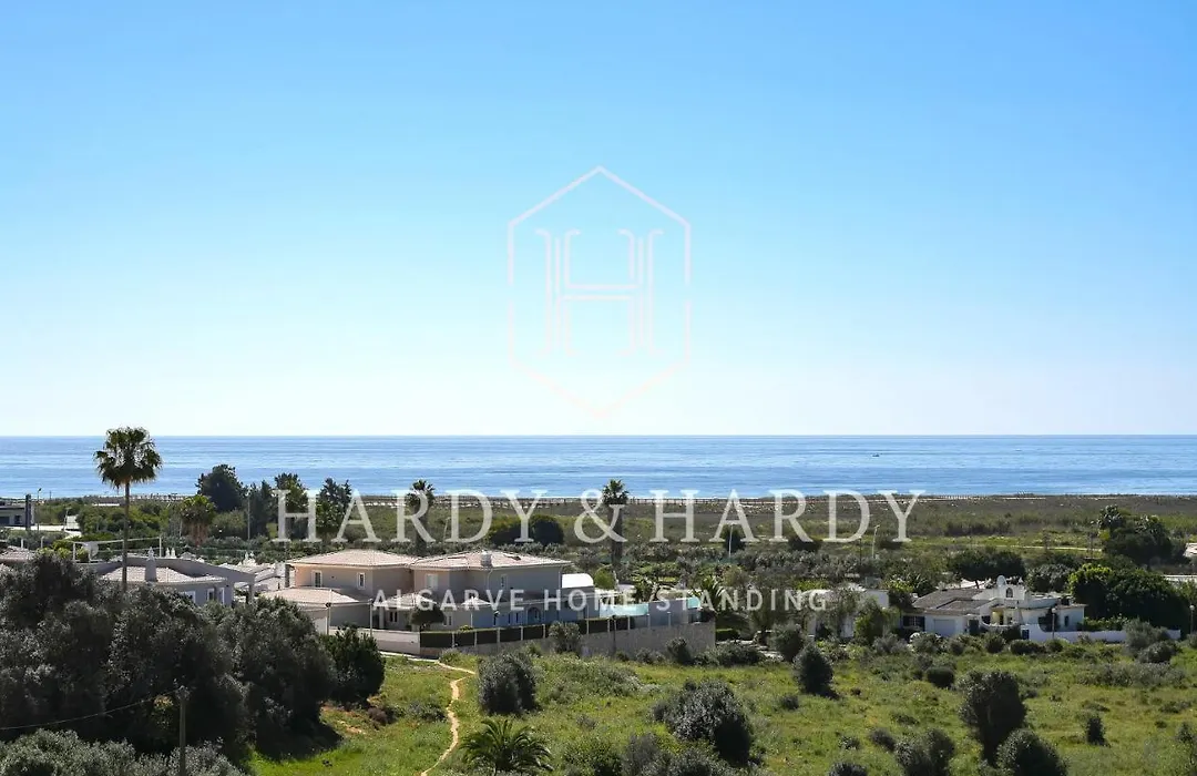 H&H - Rare Chic & Cosy Apartment With Wonderful Sea Views, Near To Meia Praia Beach And Lagos Center-1