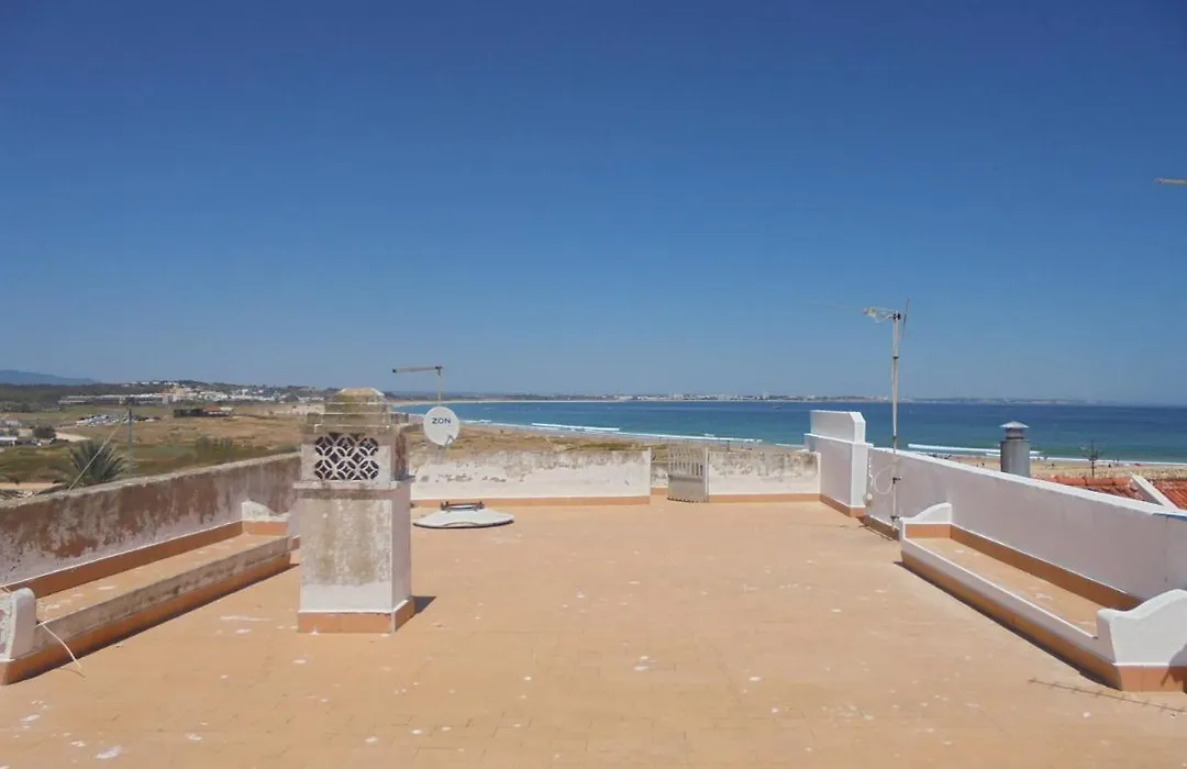 Ema'S Beach And Nightlife House-1
