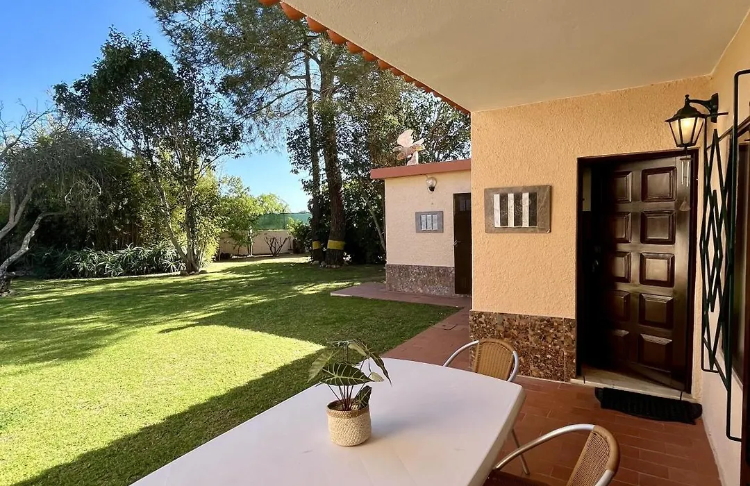 Green Paradise House Pool Garden-1