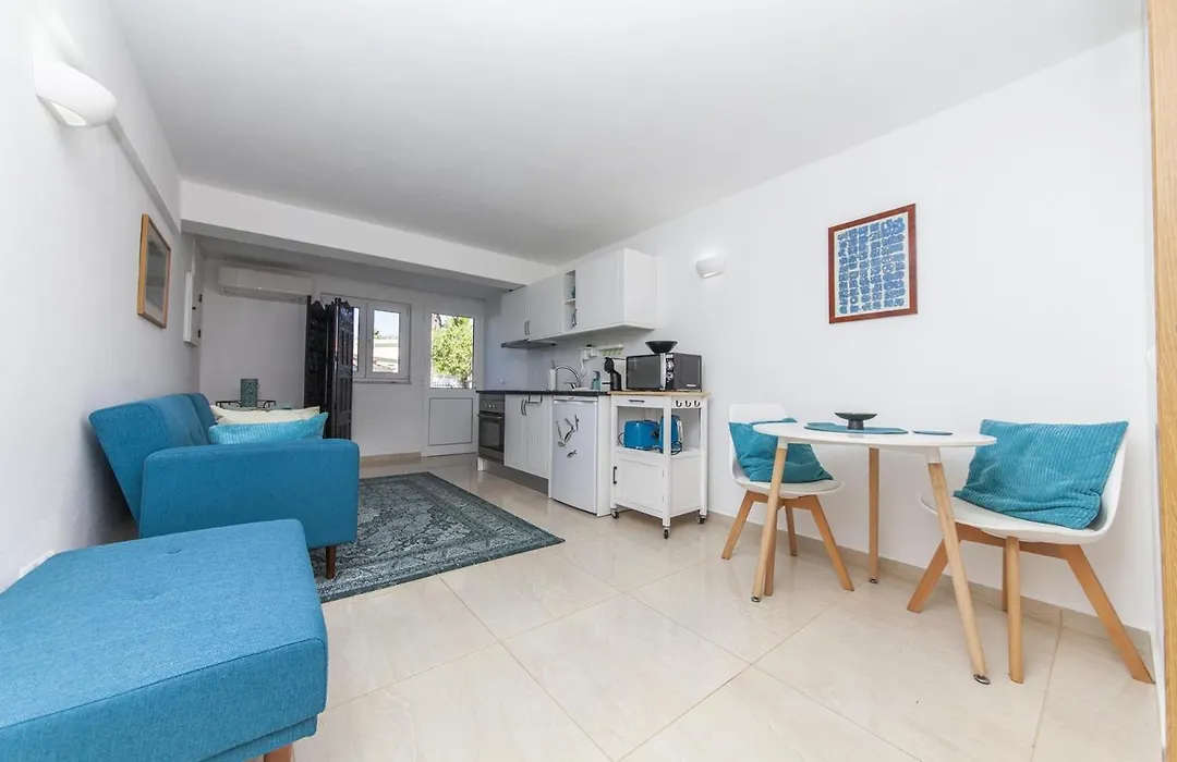 A19 - Tangerine Apartment In Lagos-1