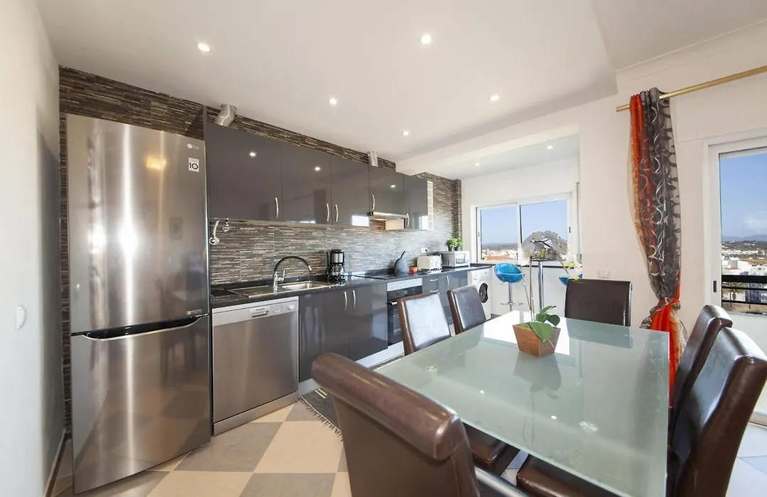 B17 - The Stunning Seaview Apartment-1