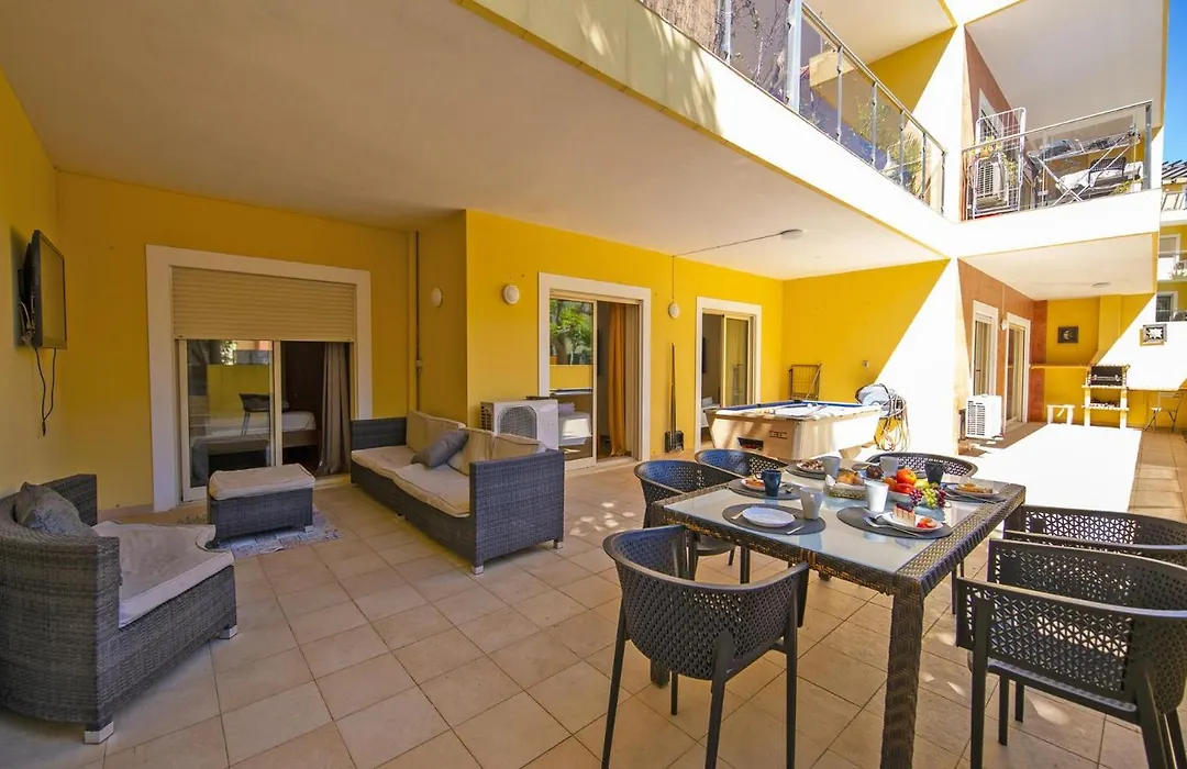 C15 - The Patio Do Convento Apartment-1
