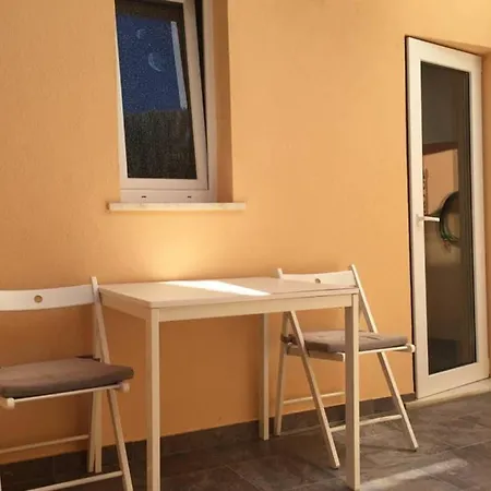 Cosy Holiday Apartment In Lagos-2