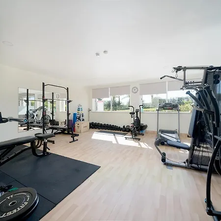 Luxury 2 Bed Apartment, Porto De Mos, 550M From Beach-2