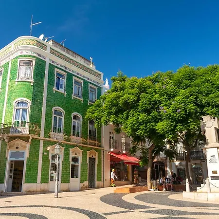 Casa Bruna - No Centro Da Cidade De Lagos Com Piscina, Ar Condicionado E Estacionamento-2