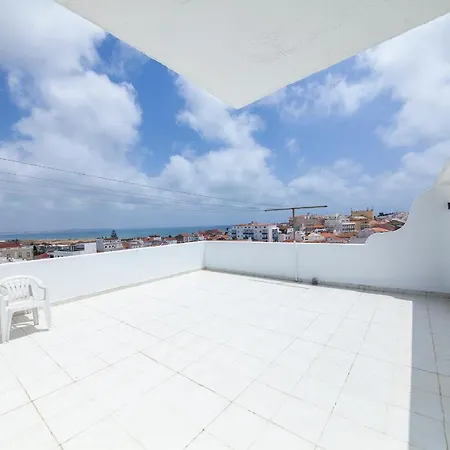 B10 - Top-Floor Bay View-2