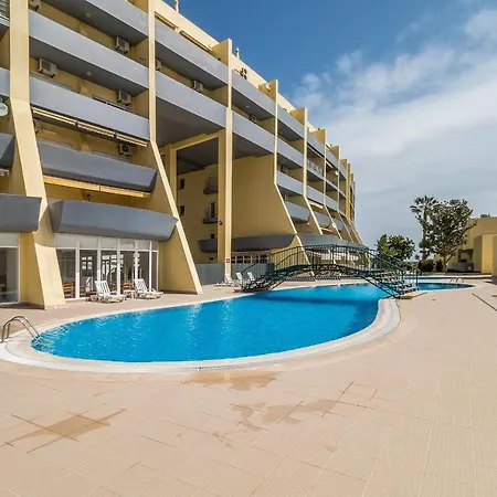 Frida'S House In Meia Praia Beach-3