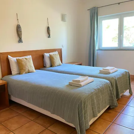 Spacious Apartment near Porto de Mos Beach, Lagos.-3