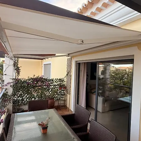 Amazing 2 Bedroom Apartment Near Beach With Pool-3