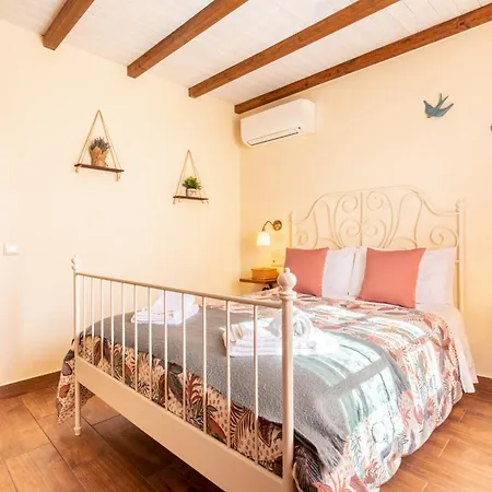 Casinha D'Avo Guesthouse-2