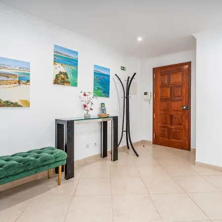 Two Bedroom Apartment - 110M2, Ac, Terrace, Wi-Fi-3