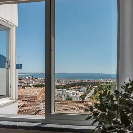 3 Bedroom Apartment W/ Amazing View-3