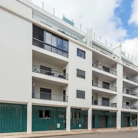 Lagos Marina Apartment With Pool & Gym-2