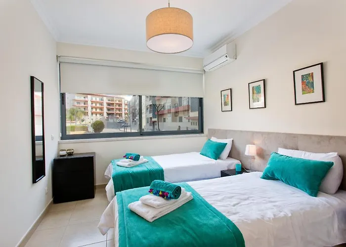 Stylish Holiday Apartment, Central Lagos, Algarve