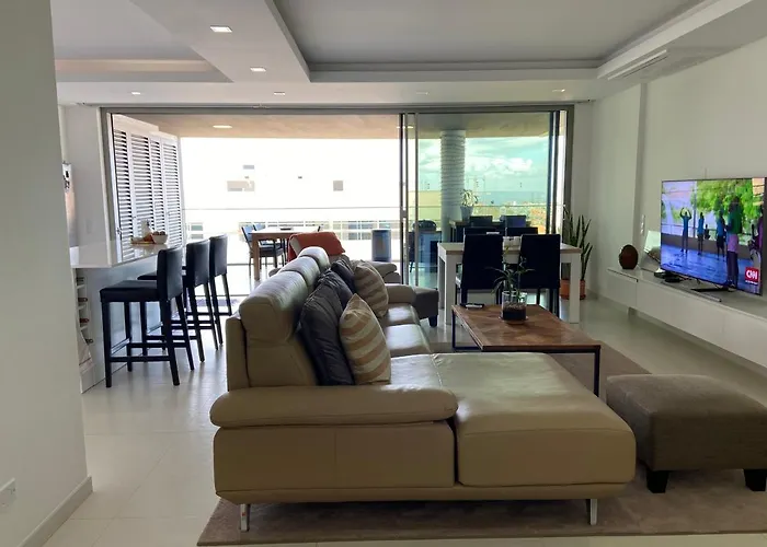 Bay View One, Stunning 3 Bed Condo With Sea View & Rooftop Pool Lagos