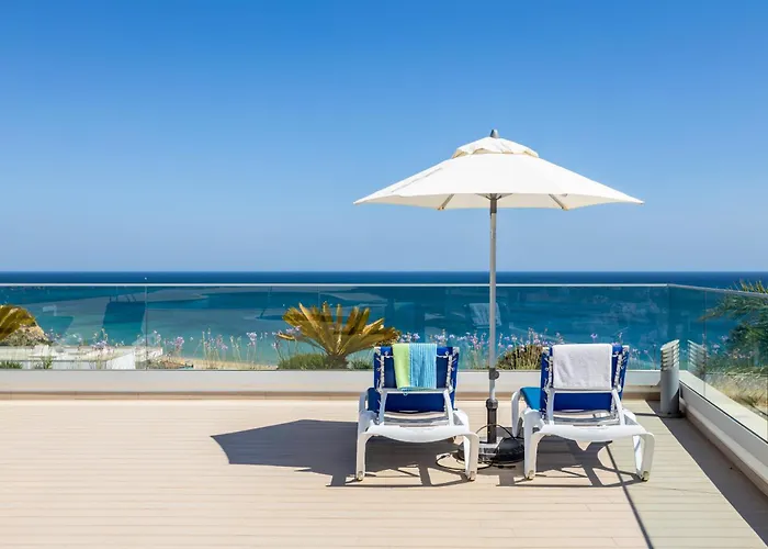 CoolHouses Algarve Lagos, 3 Bed modern Flat, outdoor, Indoor pools&SPA, Amor à Vida