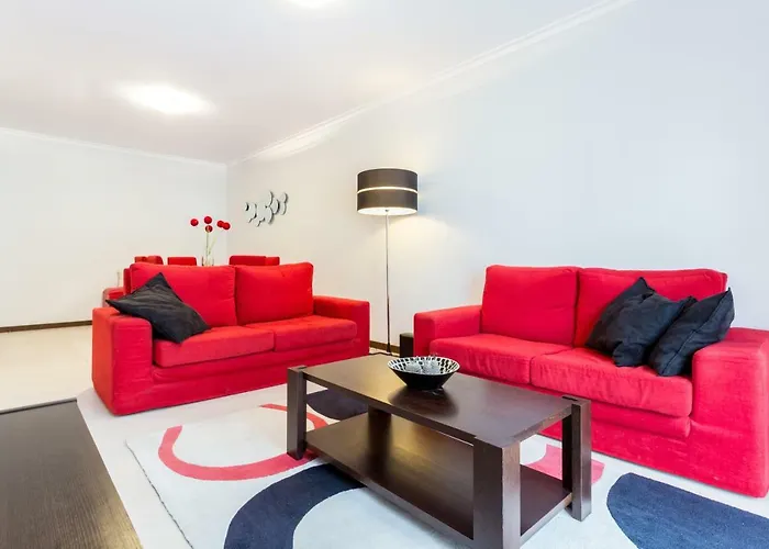 Lagos Marina Apartment With Pool & Gym
